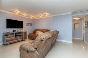 11454 NW 10th St, Pembroke Pines, FL 33026, Sold 09/29/21