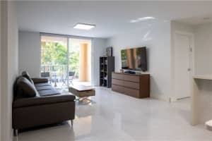 19801 E Country Club Dr #100, Aventura, FL 33180, Sold 11/15/21