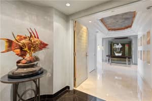 2845 NE 9th St, Fort Lauderdale, FL 33304, Sold 09/02/21
