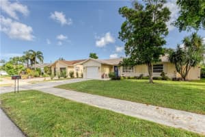 3270 SW 2nd St, Deerfield Beach, FL 33442, Sold 10/15/21