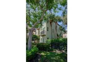 16 Via Floresta Dr, Boca Raton, FL 33487, Sold 11/05/21