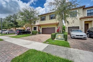 4737 NW 59th St, Tamarac, FL 33319, Sold 11/08/21