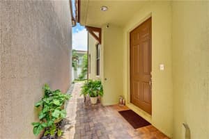 4737 NW 59th St, Tamarac, FL 33319, Sold 11/08/21