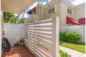 521 NW 98th Ave, Plantation, FL 33324, Sold 10/27/21