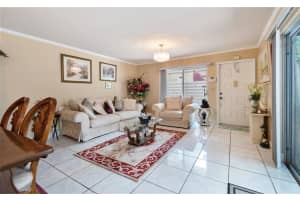 521 NW 98th Ave, Plantation, FL 33324, Sold 10/27/21