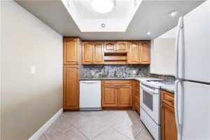 3800 S Ocean Dr, Hollywood, FL 33019, Sold 11/09/21