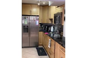 4717 NW 7th St, Miami, FL 33126, Sold 10/28/21