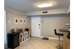 4717 NW 7th St, Miami, FL 33126, Sold 10/28/21