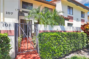 10215 N Circle Lake Dr, Boynton Beach, FL 33437, Sold 11/08/21