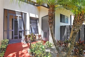 10215 N Circle Lake Dr, Boynton Beach, FL 33437, Sold 11/08/21