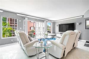 620 Tennis Club Dr, Fort Lauderdale, FL 33311, Sold 10/08/21