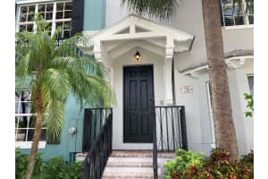 336 W Mallory Cir, Delray Beach, FL 33483, Sold 10/13/21