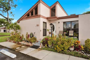 8433 NW 31st Ct, Sunrise, FL 33351, Sold 10/27/21