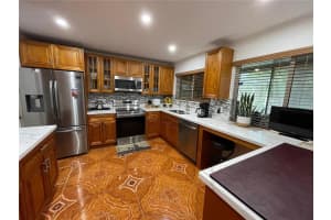 5232 Gate Lake Rd, Tamarac, FL 33319, Sold 12/09/21