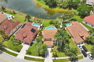 18487 NW 23rd St, Pembroke Pines, FL 33029, Sold 10/27/21