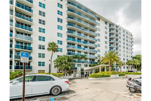 7501 E Treasure Dr #9p, North Bay Village, FL 33141, Sold 11/12/21