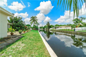 1905 NW 37th St, Oakland Park, FL 33309, Sold 11/04/21