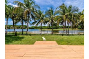 391 Coconut Cir, Weston, FL 33326, Sold 11/15/21