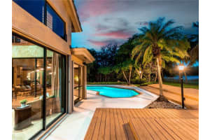 391 Coconut Cir, Weston, FL 33326, Sold 11/15/21
