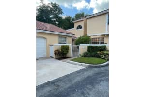 11319 Lakeview Dr #1n, Coral Springs, FL 33071, Sold 10/25/21