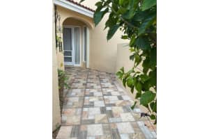 11319 Lakeview Dr #1n, Coral Springs, FL 33071, Sold 10/25/21