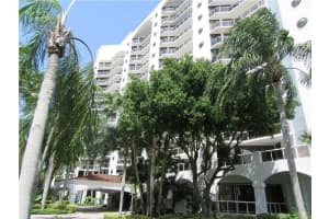 3610 Yacht Club Dr, Miami, FL 33180, Sold 11/23/21