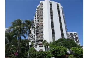 3610 Yacht Club Dr, Miami, FL 33180, Sold 11/23/21