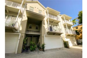 2685 NE 9th Ave, Wilton Manors, FL 33334, Sold 11/09/21