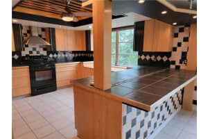 8140 SW 24th St, North Lauderdale, FL 33068, Sold 12/07/21