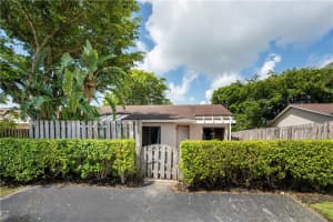 4965 E Lakes Dr, Pompano Beach, FL 33064, Sold 10/29/21