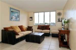 3221 Riverside Dr, Coral Springs, FL 33065, Sold 11/24/21