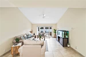 2400 NW 103rd Ave, Pembroke Pines, FL 33026, Sold 11/01/21