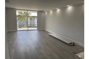 400 SE 10th St, Deerfield Beach, FL 33441, Sold 02/04/22