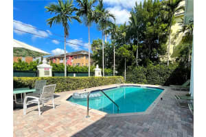 2660 NE 8th Ave, Wilton Manors, FL 33334, Sold 01/17/22