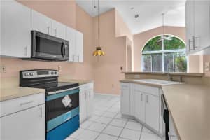 16282 NW 17th Ct, Pembroke Pines, FL 33028, Sold 11/05/21