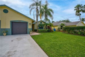 156 Sparrow Dr, Royal Palm Beach, FL 33411, Sold 01/13/22