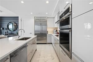 100 E Las Olas Blvd #2401, Fort Lauderdale, FL 33301, Sold 01/14/22