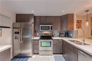 2450 NE 15th Ave, Wilton Manors, FL 33305, Sold 01/03/22