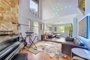 8738 SW 51st Pl, Cooper City, FL 33328, Sold 12/02/21