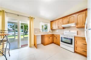 1070 SW 110th Ln, Davie, FL 33324, Sold 11/01/21