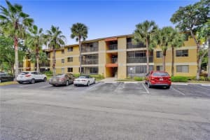 3017 N Oakland Forest Dr, Oakland Park, FL 33309, Sold 02/28/22