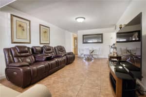 21424 NW 40th Cir Ct, Miami Gardens, FL 33055, Sold 12/06/21