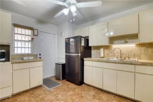 21424 NW 40th Cir Ct, Miami Gardens, FL 33055, Sold 12/06/21
