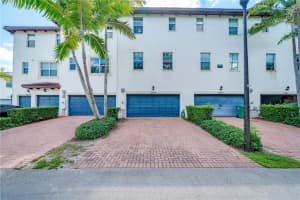 2555 SW 118th Way, Miramar, FL 33025, Sold 11/02/21