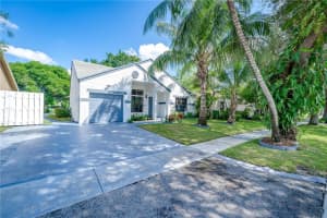 1121 SW 88th Way, Pembroke Pines, FL 33025, Sold 11/23/21