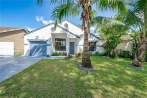 1121 SW 88th Way, Pembroke Pines, FL 33025, Sold 11/23/21