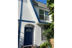 6737 SW 41st Dr, Davie, FL 33314, Sold 02/22/22