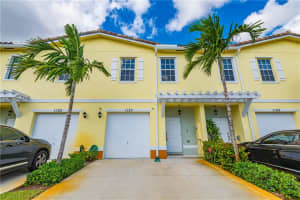 1127 NW 41st Ln, Lauderhill, FL 33313, Sold 02/14/22
