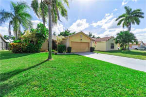 10520 NW 70th St, Tamarac, FL 33321, Sold 01/18/22