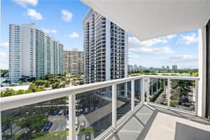 20505 E Country Club Dr, Aventura, FL 33180, Sold 11/30/21